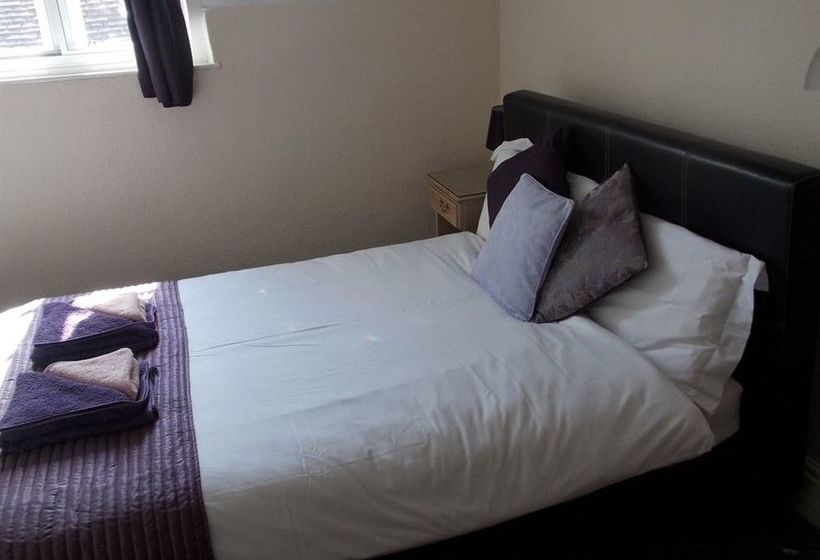 פונדק The Friars