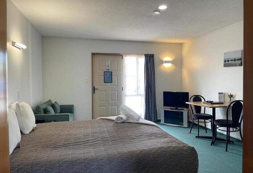 هتل Asure Ambassador Motor Lodge