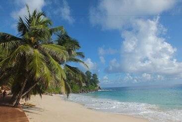 هتل Caranabeach
