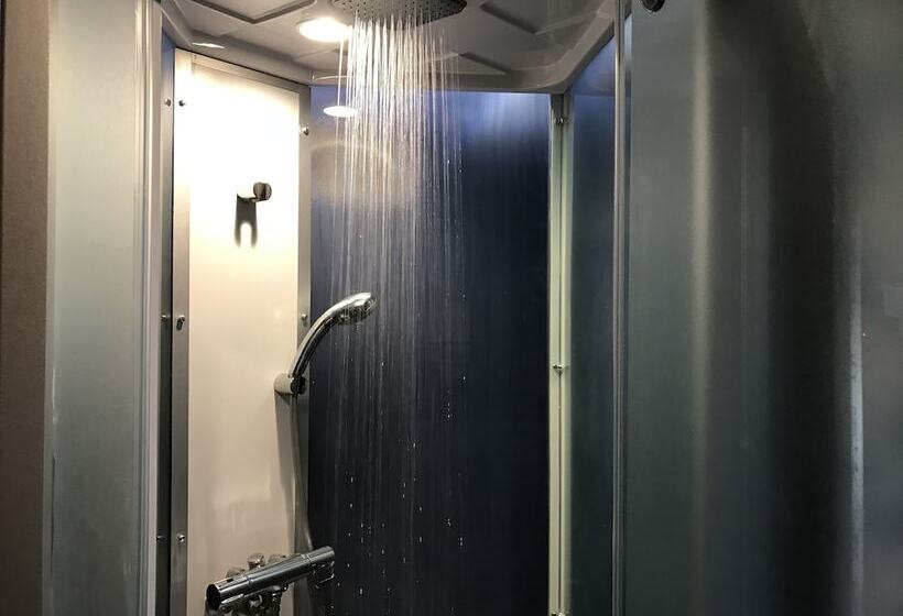 فنادق الكبسولة Capsule Inn Shimbashi  Men Only