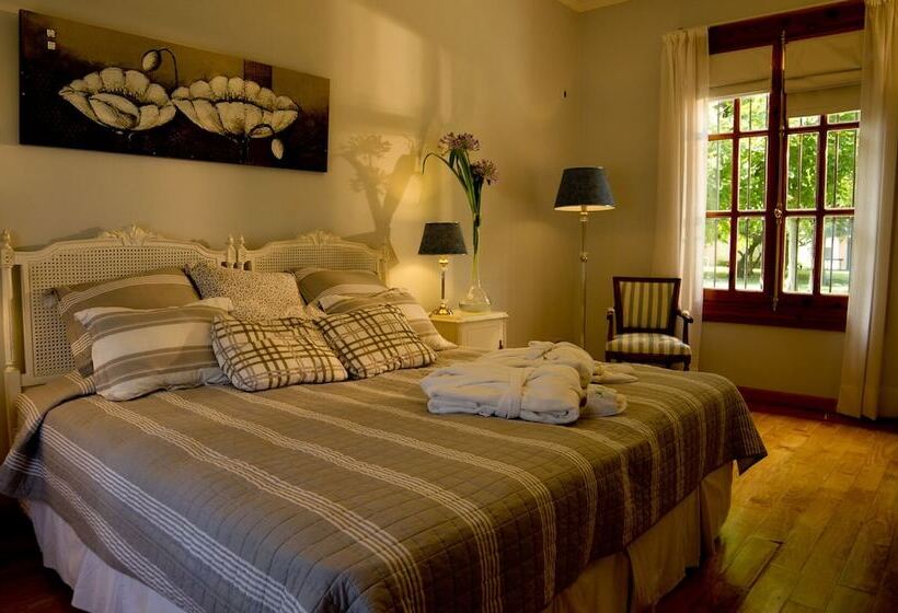 فندق Estancia Monte Viejo