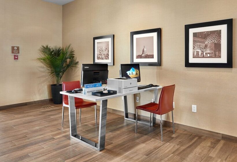 בית מלון כפרי Four Points By Sheraton Sherwood Park