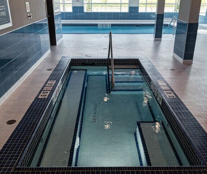 בית מלון כפרי Four Points By Sheraton Sherwood Park