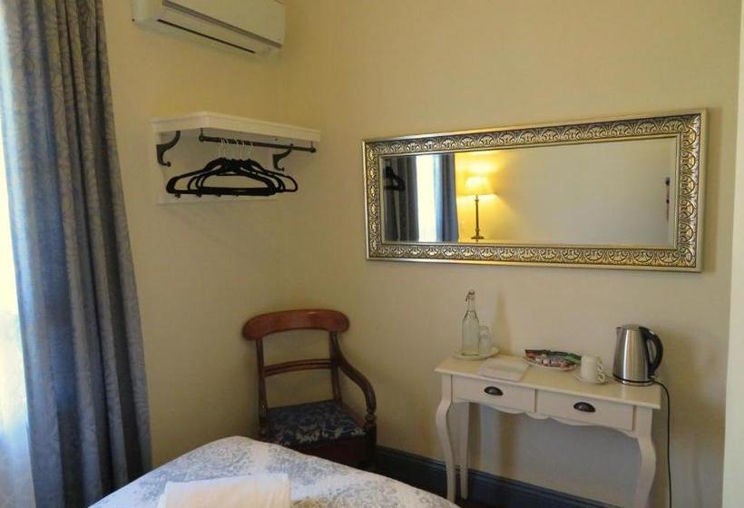 בית מלון כפרי Glenella Guesthouse