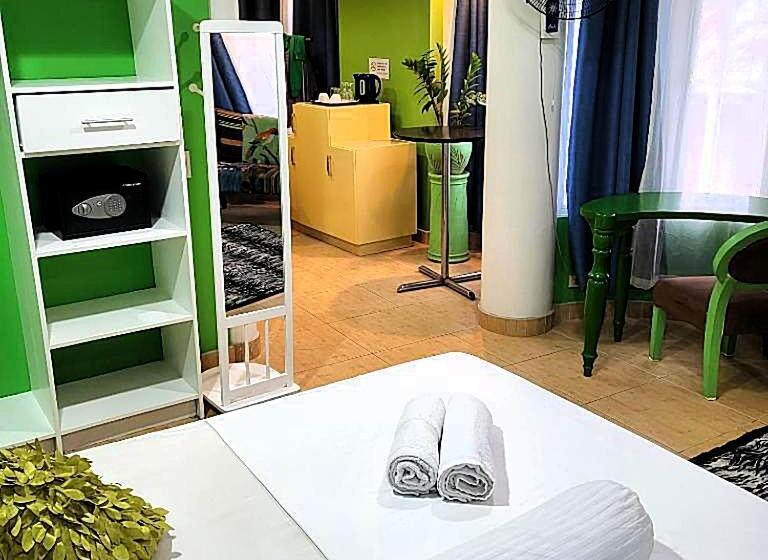 호텔 Green Monkey Resort Boracay
