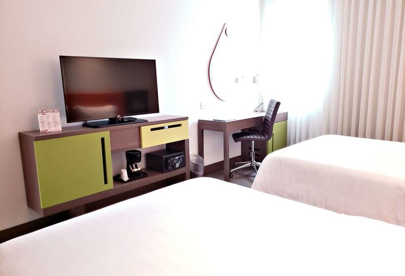 Hotel Hampton By Hilton Bucaramanga