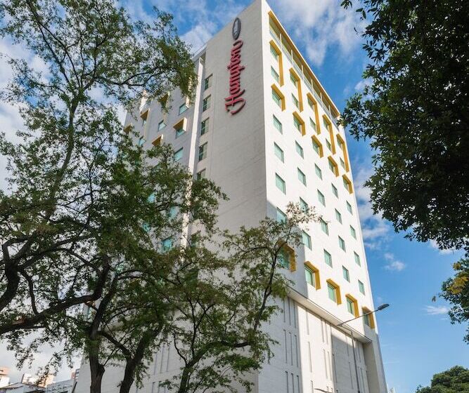 Hotel Hampton By Hilton Bucaramanga