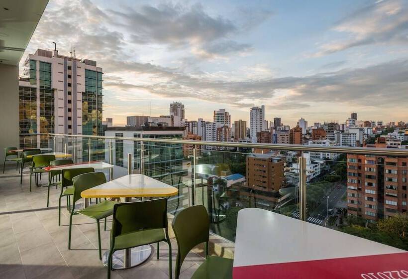 Hotel Hampton By Hilton Bucaramanga