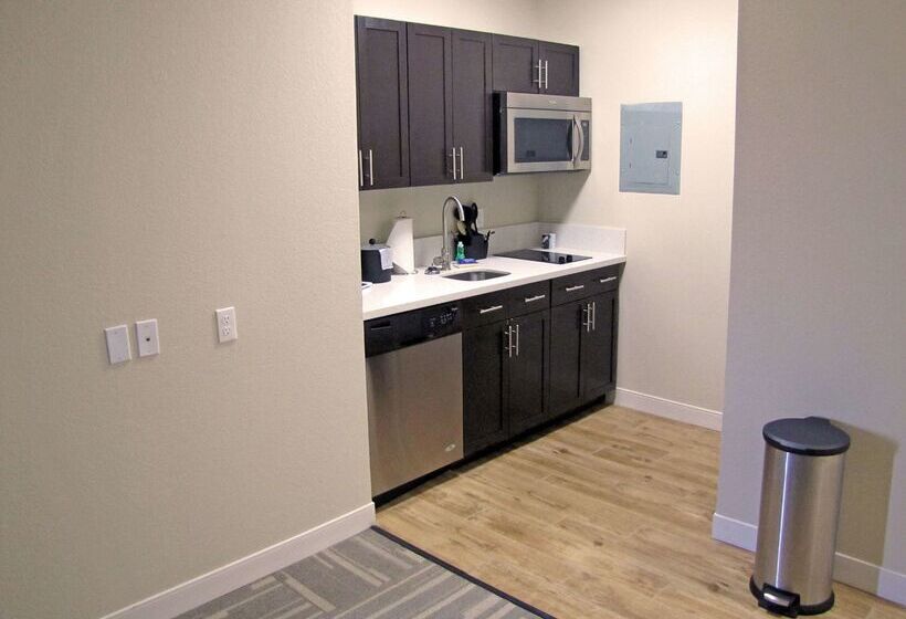 هتل Hampton Inn Mcpherson