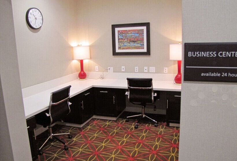 هتل Hampton Inn Mcpherson