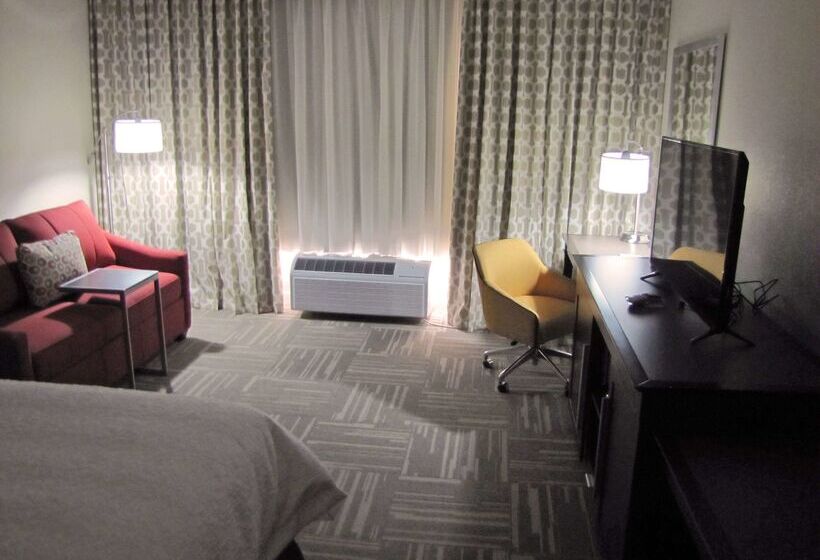 هتل Hampton Inn Mcpherson