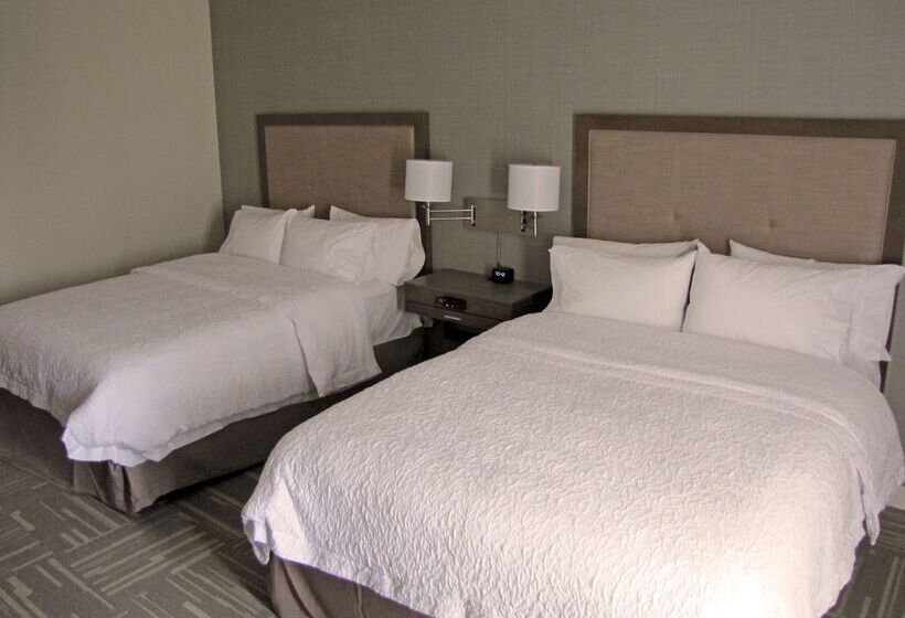 هتل Hampton Inn Mcpherson