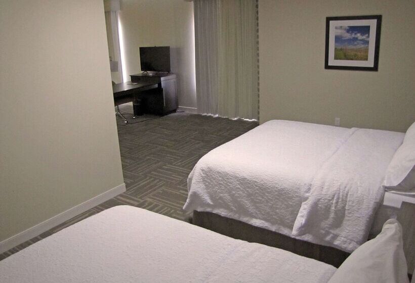 هتل Hampton Inn Mcpherson