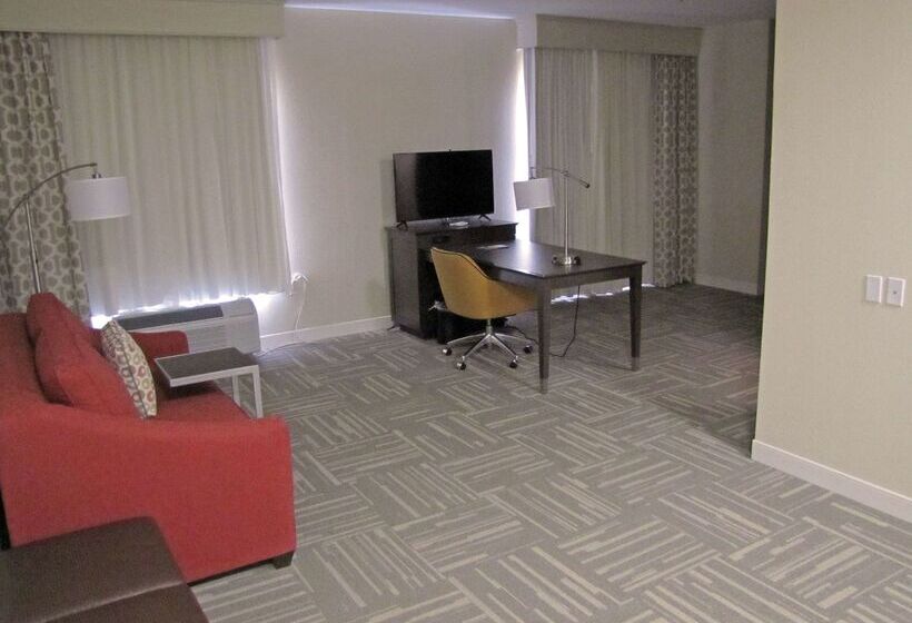 هتل Hampton Inn Mcpherson