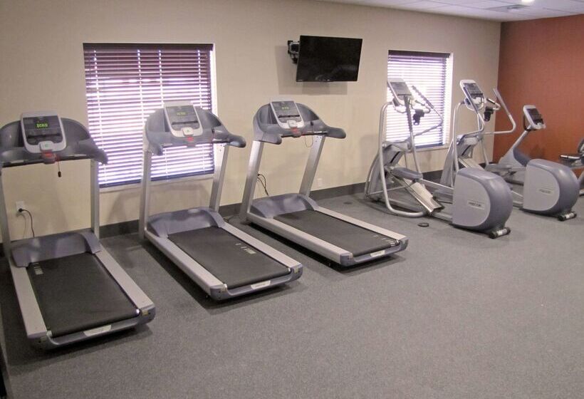 هتل Hampton Inn Mcpherson
