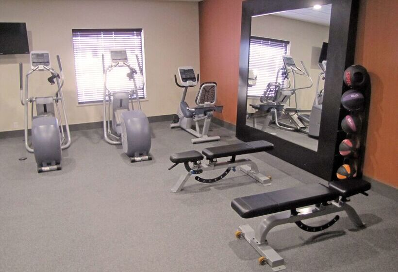 هتل Hampton Inn Mcpherson