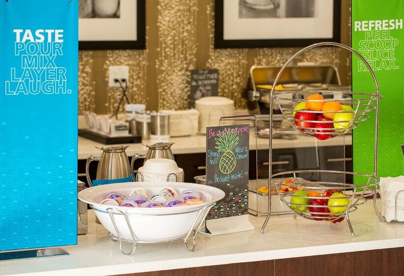 هتل Hampton Inn Mcpherson