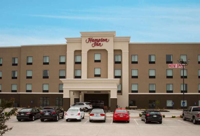هتل Hampton Inn Mcpherson