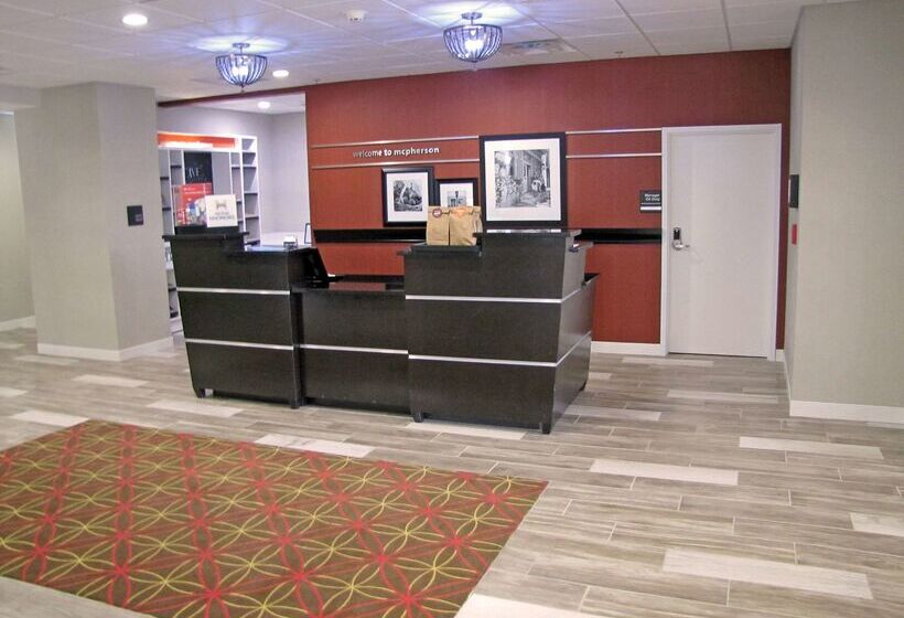 هتل Hampton Inn Mcpherson