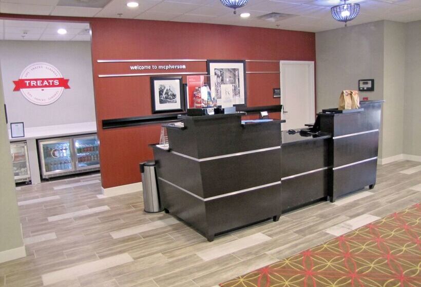 هتل Hampton Inn Mcpherson