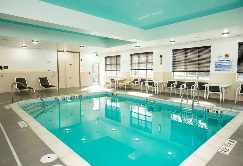 هتل Hampton Inn & Suites By Hilton Thunder Bay