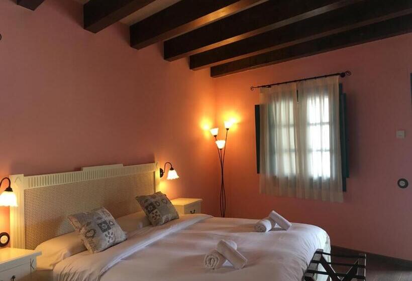 בית מלון כפרי Hosteria Toloriu 1848