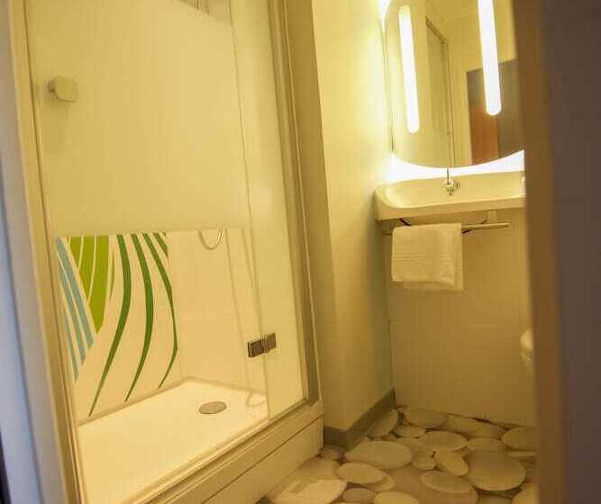 Отель Ibis Budget Porte De Camargue