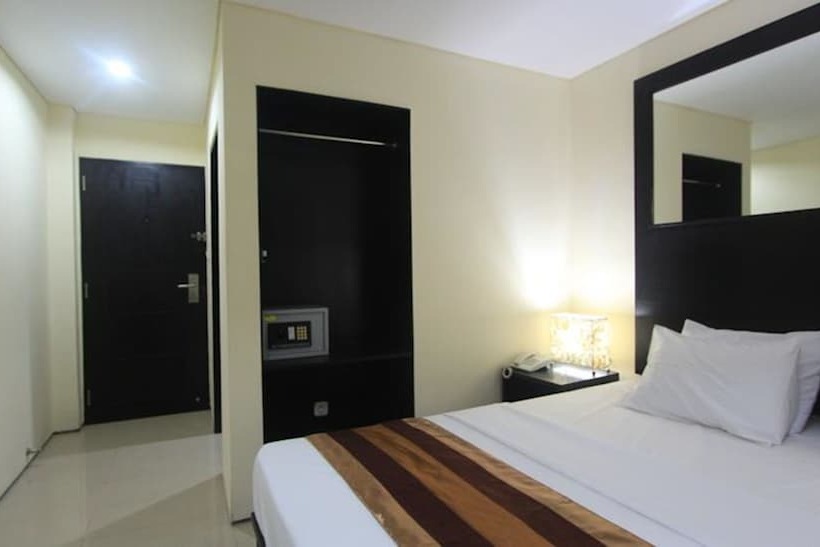 هتل Collection O Airport Kuta Bali