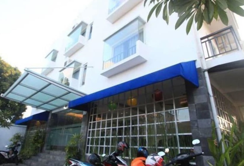 هتل Collection O Airport Kuta Bali