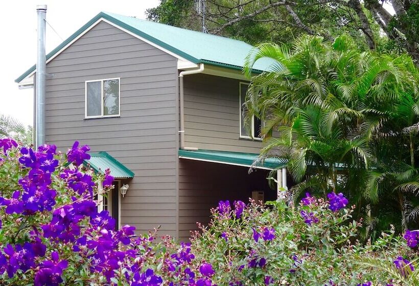 Отель Maleny Luxury Cottages