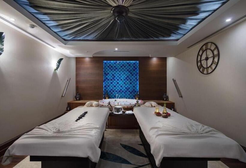 Fotos del hotel Merit Royal Premium Hotel  All Inclusive:  3