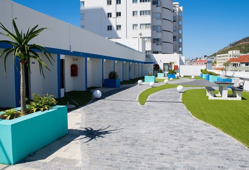 Mojo Hotel & Market