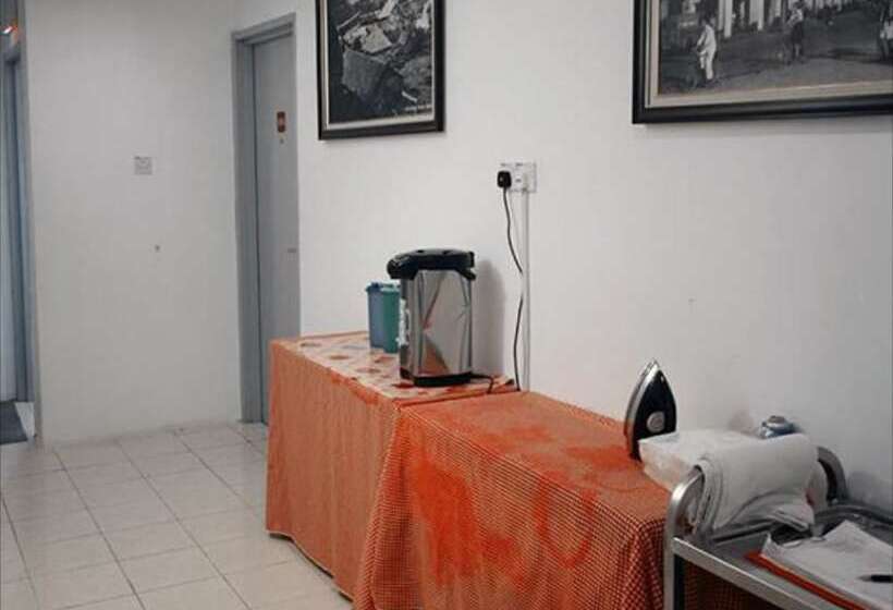 هتل Place2stay   Airport