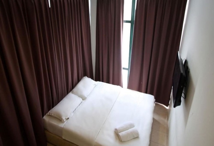هتل Place2stay   Airport
