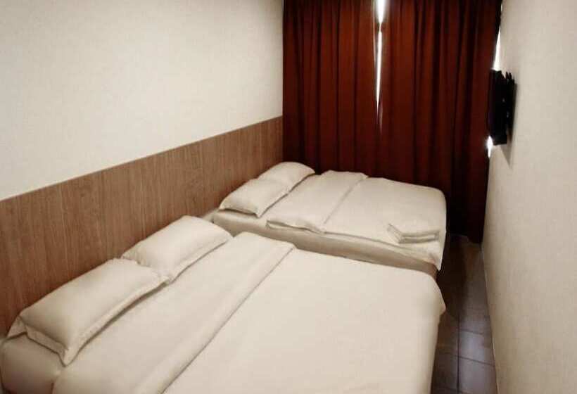 هتل Place2stay   Airport