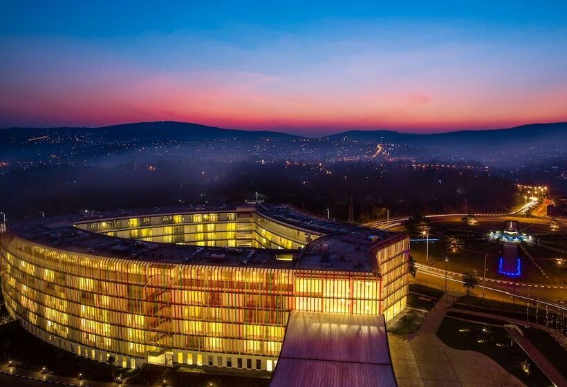 هتل Radisson Blu  & Convention Centre Kigali