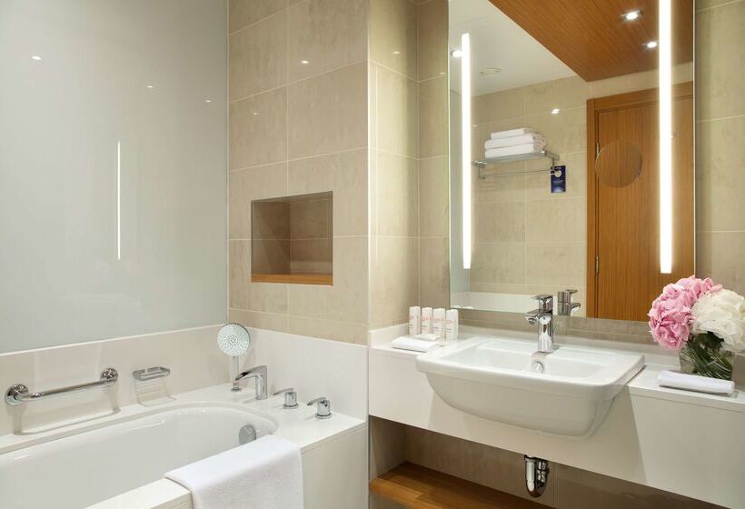 هتل Radisson Resort, Zavidovo
