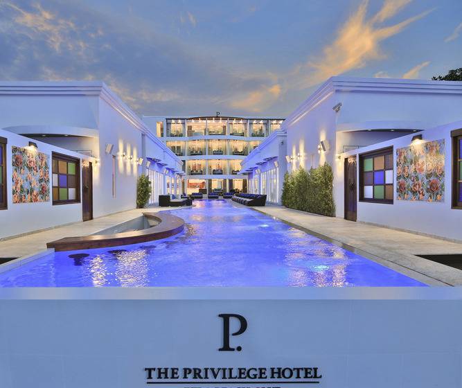 هتل The Privilege  Ezra Beach Club