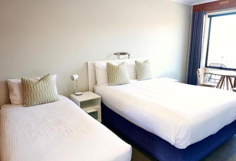 فندق على الطريق Pelican Motor Inn