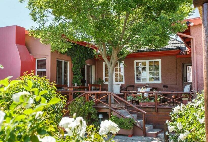 پانسیون Gumtree Guest House