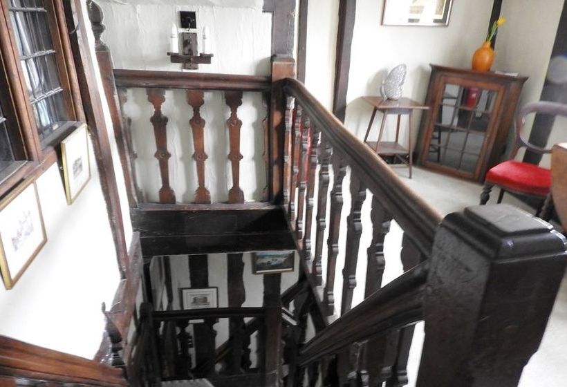 Taylour House Edenbridge, Sleeps 10, Historic, Unique Yet Modern