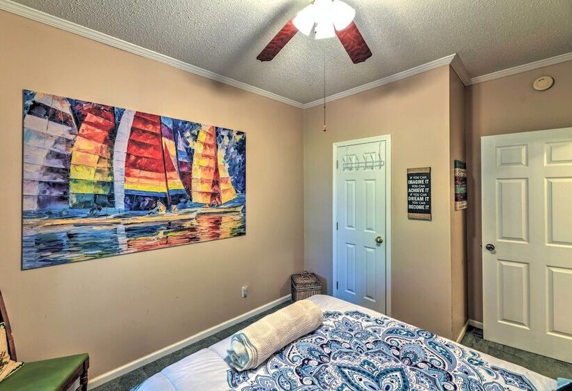 Beautiful Lakefront Retreat W/ Dock & Grill!