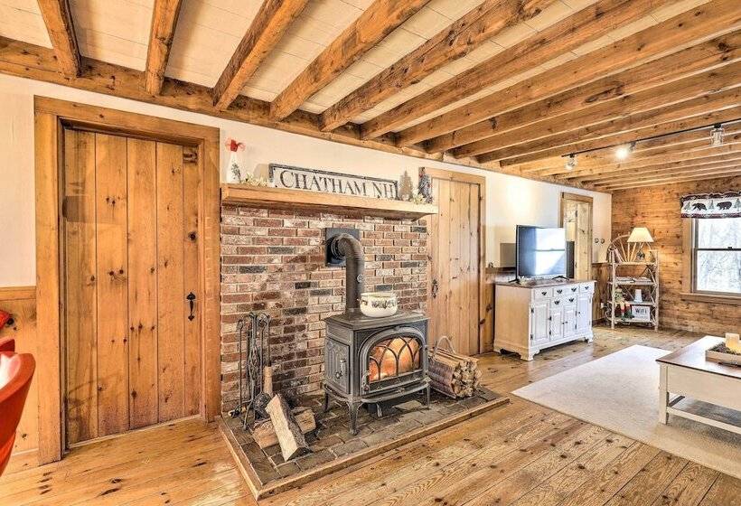 Black Bear Lodge: A Rural White Mtns Retreat