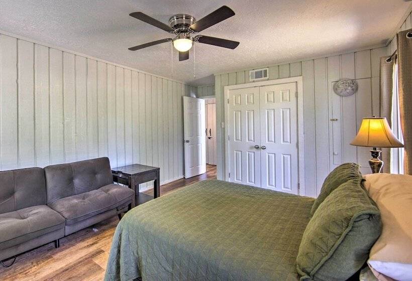 Brookeland Resort Cabin W/ Golf + Lake Access