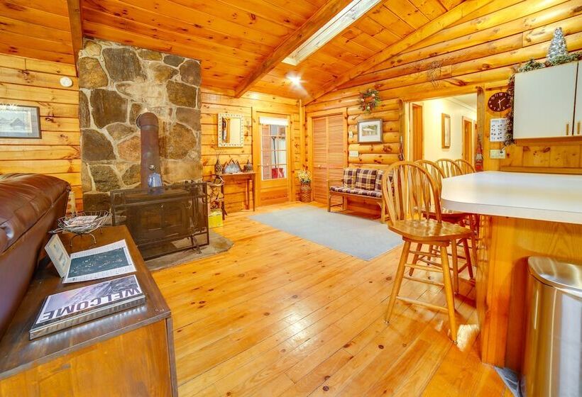 Three Bears Cabin  Btwn Mt Snow & Stratton Mtn!