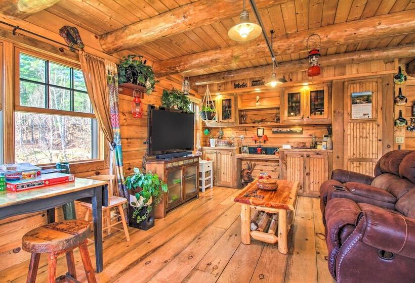 Chic Brandon Cabin W/ Pool, Hot Tub + Sauna!
