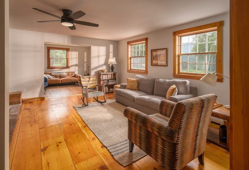 Private Patio: Colonial Home On Kingdom Trails!