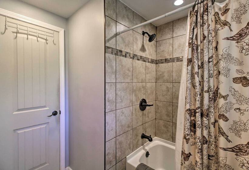 Cozy Cabin W/ Patio On Craig Creek: Pets Ok!