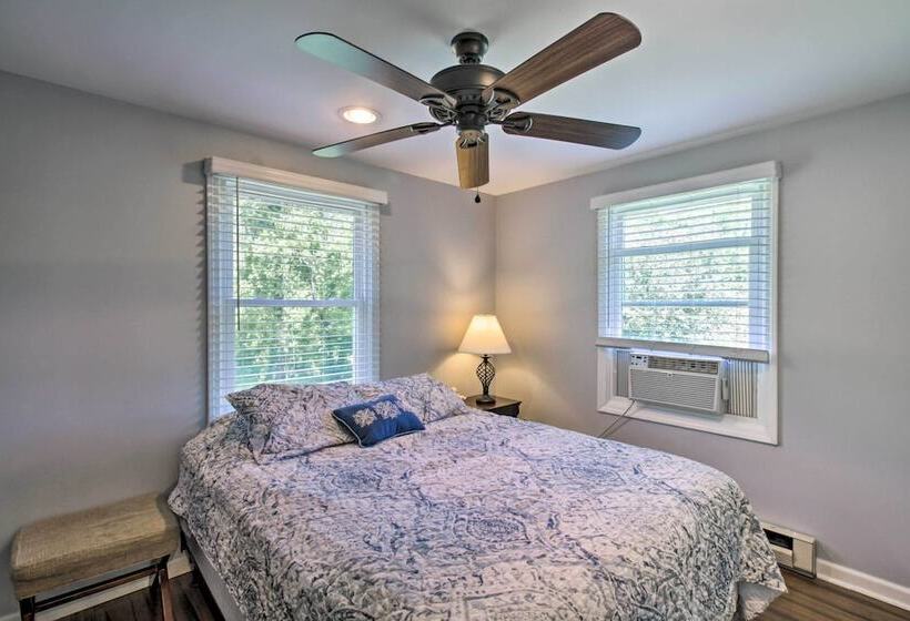 Cozy Cabin W/ Patio On Craig Creek: Pets Ok!