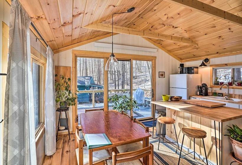 Hike & Swim On Site: Cozy Falls Brook Cabin